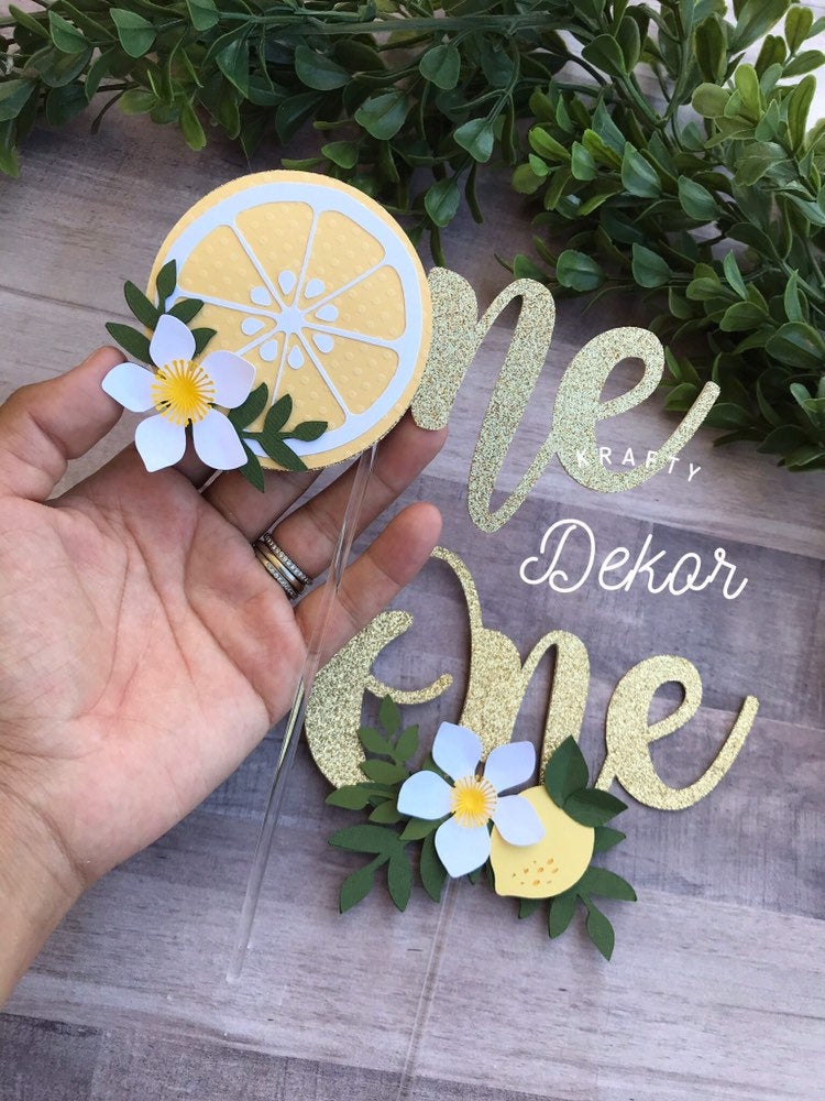 Lemonade high chair banner, lemonade party,lemonade first birthday high chair banner, lemon party,lemonade cake smash cake,lemon cake topper